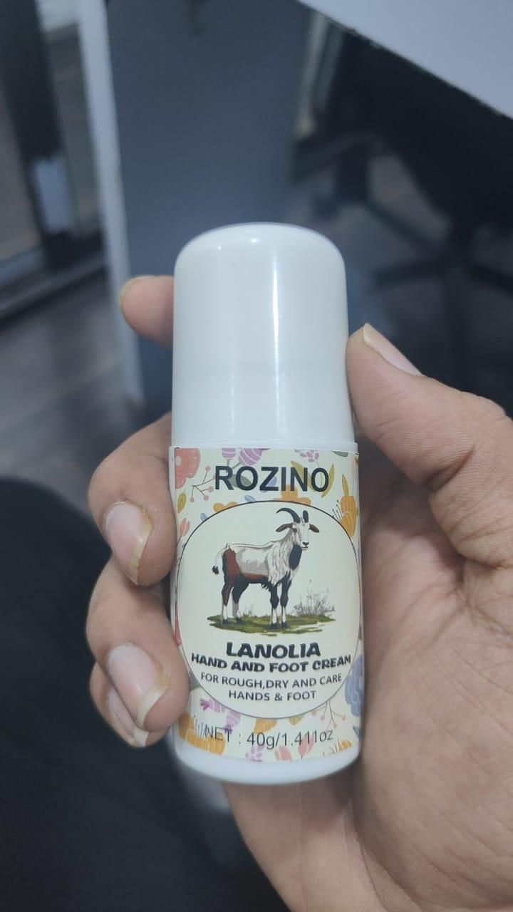 Hand &amp; Foot Roll-On | For Dryness &amp; Rough Skin – 40gm